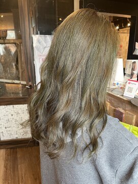 ヘアリゾートユア 新大久保店(hair resort YuA) カットとカラー