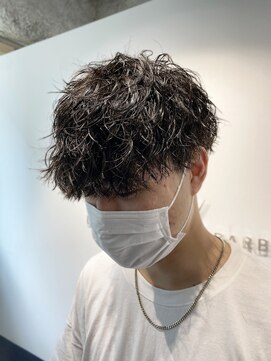 リバティシェアバーバー 銀座(LIBERTY SHARE BARBER) ツイストスパイラル×フェードニュアンスマッシュ