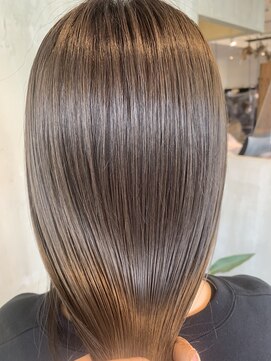 ヤテ(yate') シアーベージュ