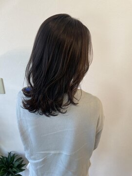 ラテ ヘア リリィ(latte hair lily) 大人可愛い/ミディ