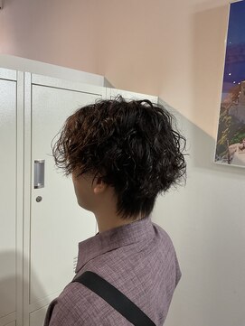 シードバイシャムロック(SEED by Shamrock) メンズパーマ　センターパート　スパイラルパーマ