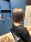 くすみグレージュ