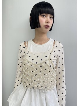 ウーフ(U-fu) 襟足を剃った骨格矯正ミニボブ