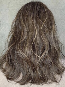 ユアーズヘア 新宿WEST(youres hair) 立体感ハイライト　バレイヤージュ　3Dカラー　ホワイトベージュ