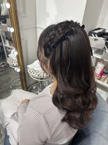 セット アンド バイ ルゥーダ 品川駅前店(SET and..by Rouxda.)&nbsp;ハーフツイン編み込みアレンジ