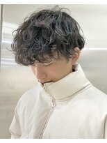 キジ(kiji)&nbsp;刈り上げマッシュパーマ波巻きスパイラルパーマスペインカール