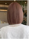 グレージュ切りっぱなしボブ前髪ありミニボブミルクティベージュ
