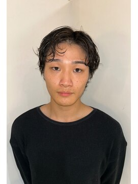 ビハインドザカーテン(BEHIND THE CURTAIN) 【癖毛風パーマ】メンズ×アップバング