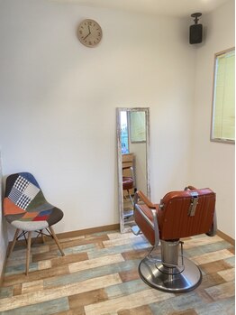 静かで落ち着いた環境なので、他のお客様の目を気にせず、自分自身をリラックスしながら施術ができます♪