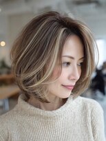 トリッカバルコニー ハヤマ(tricca Balcony Hayama)&nbsp;白髪ぼかしハイライト/ホワイトベージュ/レイヤーカット/ボブ
