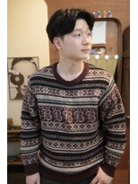 エディ(Edy)&nbsp;メンズセンターパートカルマパーマ刈り上げ韓国ヘアカルマヘア