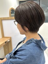 アドラーブル ココロ 新潟(adorable CoCoLo) 似合わせ小顔カット前下がり耳掛け丸みショートボブ