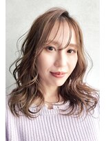 ミリー バイ フィガロ(Mily by Figaro)&nbsp;2026 エアリーベージュ×やわらかミディウェーブ