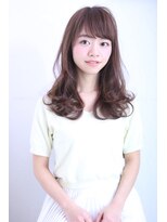 フロール(florun)&nbsp;【セミロング】ピンクベージュの外巻きレイヤー