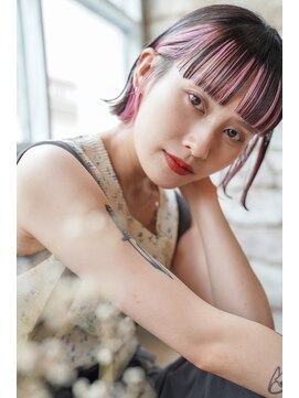 カライング(ing) 【+~ing】インナーピンク×ボブ【佐藤彩奈】