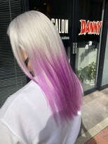 ダニーコウベ(Danny kobe) ホワイトからピンク