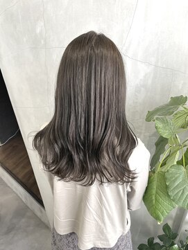 ティティ(TiTi) アッシュグレー×ニュアンスカラー[TiTi_栗林れい]