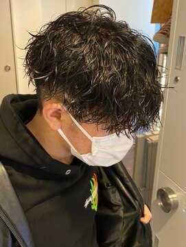 ウェイビーエフティフィフス 横浜西口(WAVEY ft.fifth) 波打ちスパイラルツイストパーマナチュラルツーブロックマッシュ