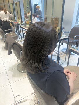 ネオリーブギンザ 銀座店(Neolive GINZA) 柔らかいオリーブグレージュ ☆ 艶髪カラー