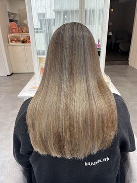 ココスタイル(Koko style) ハイトーンベージュカラー