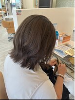 エマディライト(EMA DELIGHT)&nbsp;グレージュカラー