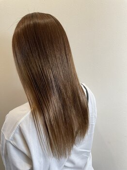 アルベリー ヘアーアンドスパ 浜松上島店(ALBELY hair&spa)の写真/ダメージレスカラーとトリートメントの相性は抜群！一緒にツヤのある美しい髪を目指しましょう◎