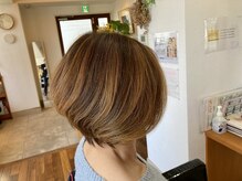 ミモザ(mimosa)の雰囲気（ハイトーングレイカラーでも艶やかな美しい髪へ）