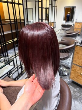 リリアーナ(LILIANA) ブリーチ/ブリーチあり/ハイトーン/ワインレッド/秋カラー