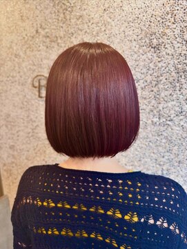 ベッラ(Bella) チェリーレッド風ボブ