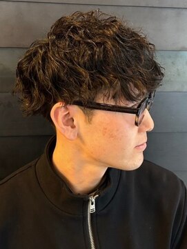 ディスイズバーバーセカンド(THIS IS BARBER 2nd) ツーブロック 波巻きパーマ マッシュパーマ 束感 20代