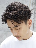 フィフス(fifth)&nbsp;原宿緩めツイストスパイラルパーマかきあげヘアビジネスヘア黒髪