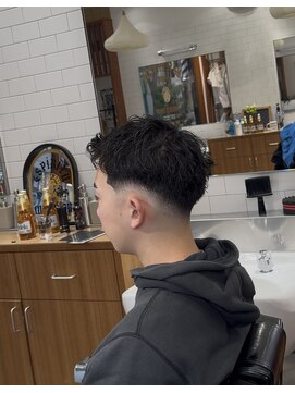 イナセパーラー ハナレ(INASE PARLOR HANARE) ミドルフェード