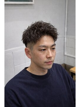 ジェットブラックキューサンロク(JET BLACK 936) 前回パーマを最大化するアップバンクカスタム