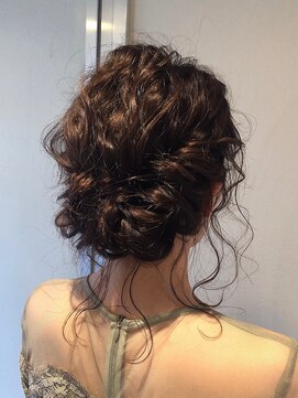 エイトヘアー(8 HAIR) パーティーアップスタイル