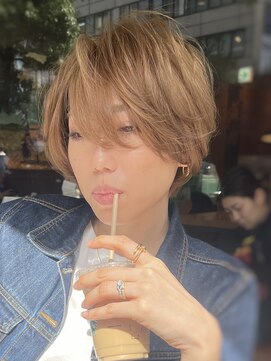 ロータス(Lotus) 長めの大人マッシュショートボブハイトーンベージュ担当カタダ