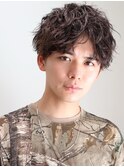 センターパート×強めスパイラルマッシュ