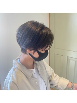 スリー(THREE) ショートボブ 透け感カラー