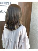 鎖骨下くびれミディアムレイヤー