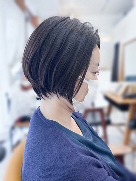 クチナ(KUCHNIA) ショートボブ