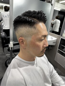 クロムトウキョウ ザ バーバー ネオン 新宿店(CHROM TOKYO the Barber ne/on) スキンフェード