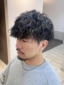 テトラ バイ ネオリーブ 横浜西口店(tetra by neolive) メンズパーマ ツイスパ ハイライト 横浜