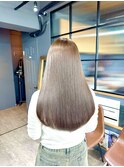 シンプルなのに洗練された透明感カラー／髪質改善トリートメント