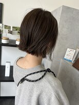 ヘアーコントレイル(hair contrail)&nbsp;外はね切りっぱなし×グレージュ