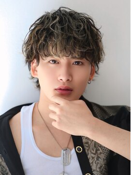 オーシャントーキョーウエスト 心斎橋 (OCEAN TOKYO WEST) ハイライトラウンドマッシュシャドウパーマウルフ