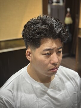 レオヘアワークス(LEO HAIR WORKS) 緩めラルフカール　刈り上げ　メンズカット　新潟　パーマ