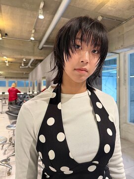 ダブ アオヤマ(DaB AOYAMA) 黒髪ウルフカット顔まわりレイヤーデザインカットマッシュウルフ
