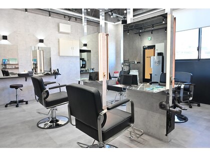 ブリーチ コスモス通り店(BLEACHi)の写真