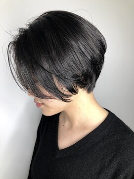 ジャイロヘア(gyro hair) 大人可愛いユルハンサムショート