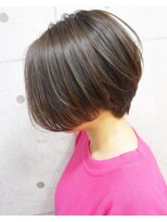 ヘアテリア リュウ 大塚(hair teria ryu) 深みブラウン・サイドパート耳かけショート