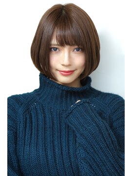 ラクシア(LUXIA) 若手女優風ショートボブスタイル